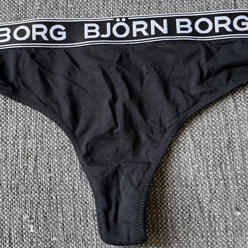 Kevyt ja joustava Björn Borg M-koon stringi – huomaamaton istuvuus, joka pysyy mukana kovassakin menossa.