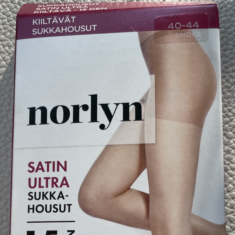 KUVA 1:  Uudet NORLYN  Satin Ultra sukkahousut, väri  Smoke, 15 den, kiiltävä.
Koko 40-44. 
