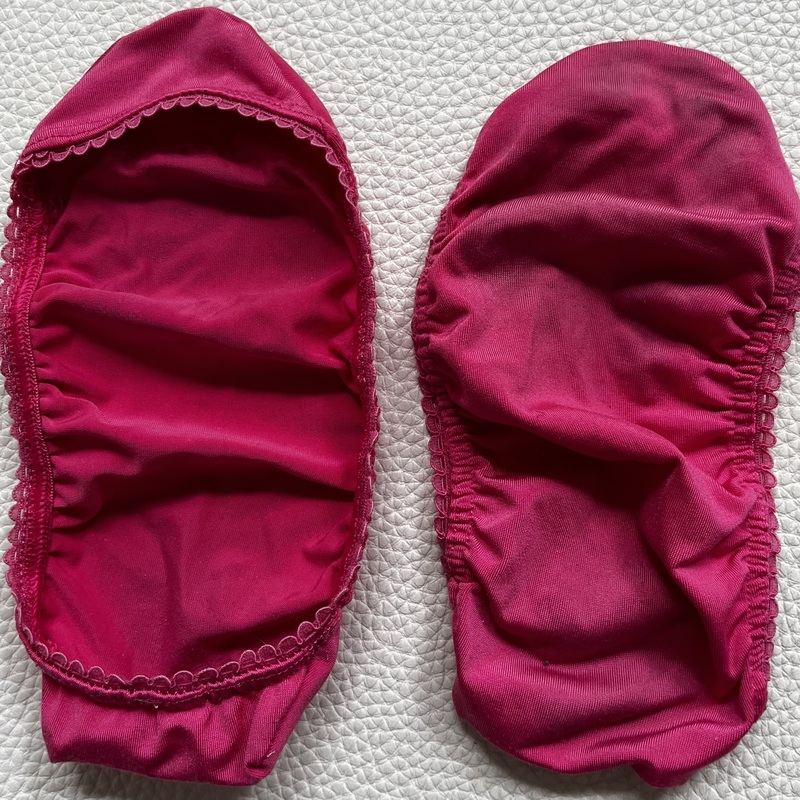 Käytetyt marjapuuronpunaiset avokassukat.
Koko 38.
