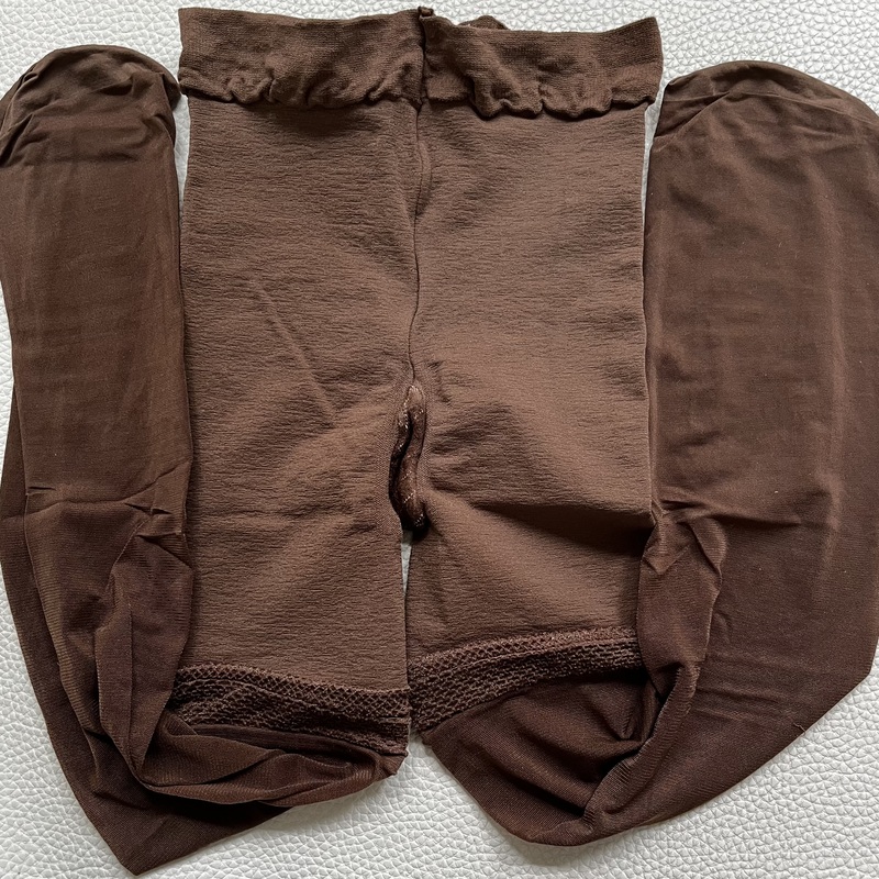 Uudet muotoilevat sukkahousut, koko XS. Ruskea.